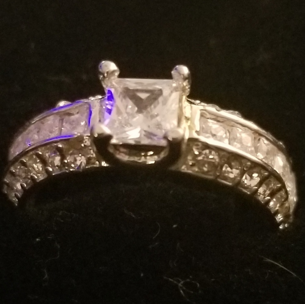 Solid Sterling Silver Wedding Ring 1.5 CT Size 10